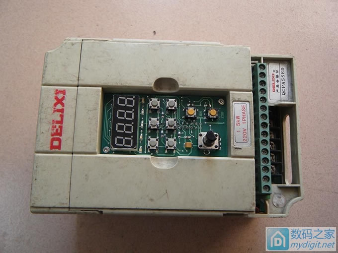 变频器无面板等于废品,我来自制一个吧,简单的小面板,复杂的过