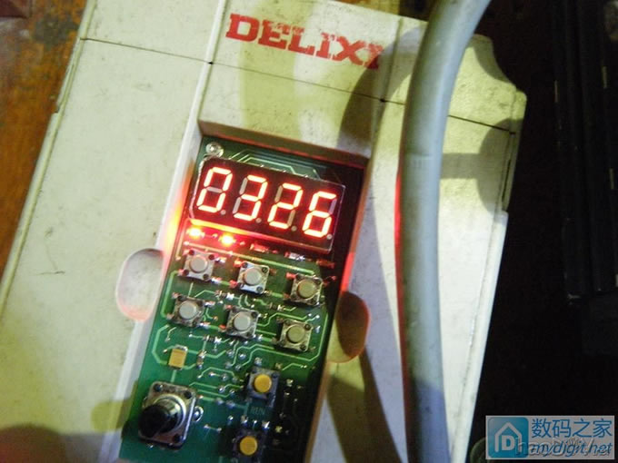 变频器无面板等于废品,我来自制一个吧,简单的小面板,复杂的过