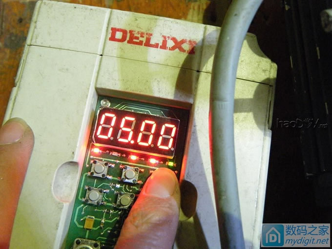 变频器无面板等于废品,我来自制一个吧,简单的小面板,复杂的过