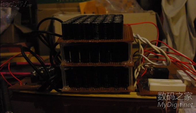 俺也仿照alley兄弟制做了个电容储能点焊机 23楼更新效果图 俺也仿照alley兄弟制做了个电容储能点焊机 23楼更新效果图