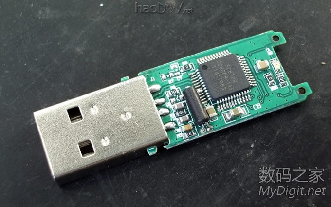 把LGA的Flash飞线焊接到TSOP主控板上,呵呵呵 把LGA的Flash飞线焊接到TSOP主控板上,呵呵呵