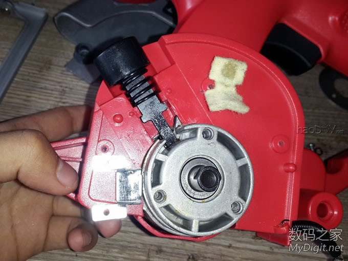 拆解TOOLSHOP充电圆锯+改装全攻略+使用通用锯片+增加调速功能+开关电源供电方法 拆解TOOLSHOP充电圆锯+改装全攻略+使用通用锯片+增加调速功能+开