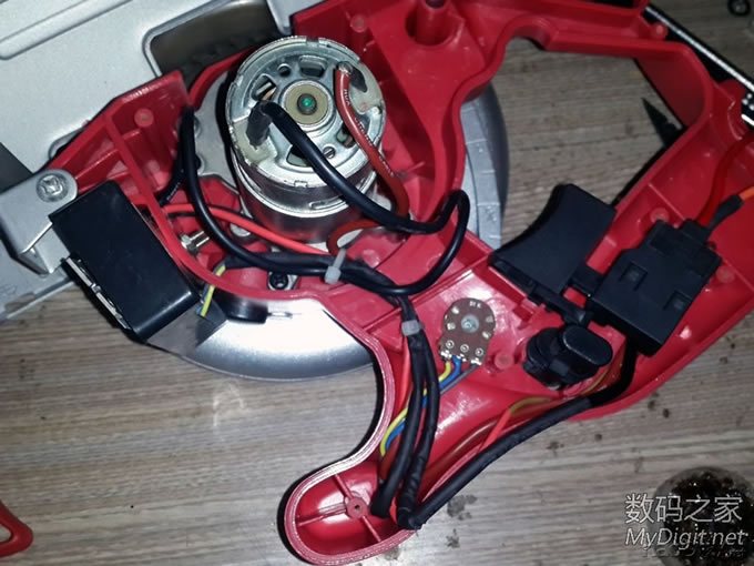 Re:拆38元TOOLSHOP充电圆锯+改装全攻略+使用通用锯片+增加调速功能+开关电源供电方 .. Re:拆38元TOOLSHOP充电圆锯+改装全攻略+使用通用锯片+增加调速功能+开关电源供电方 ..