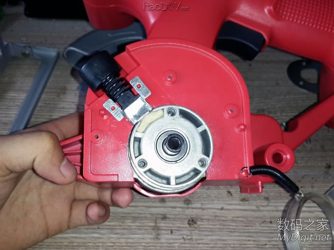拆解TOOLSHOP充电圆锯+改装全攻略+使用通用锯片+增加调速功能+开关电源供电方法 拆解TOOLSHOP充电圆锯+改装全攻略+使用通用锯片+增加调速功能+开