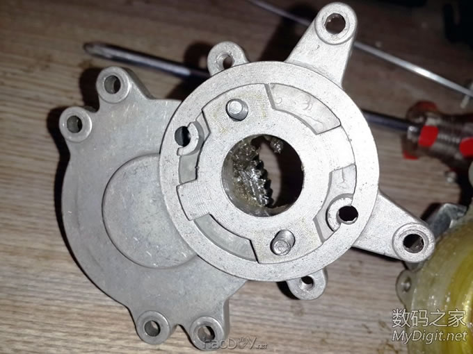 Re:拆38元TOOLSHOP充电圆锯+改装全攻略+使用通用锯片+增加调速功能+开关电源供电方 .. 拆解TOOLSHOP充电圆锯+改装全攻略+使用通用锯片+增加调速功能+开