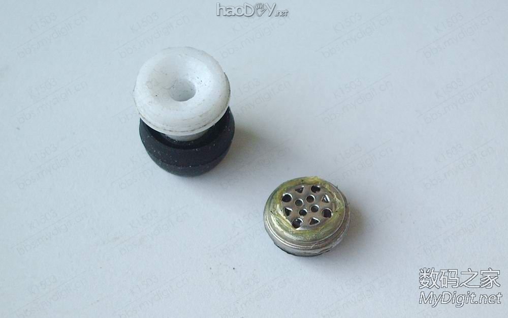 拆一支牙刷和两个电容,然后DIY做成一副耳机,呵呵...