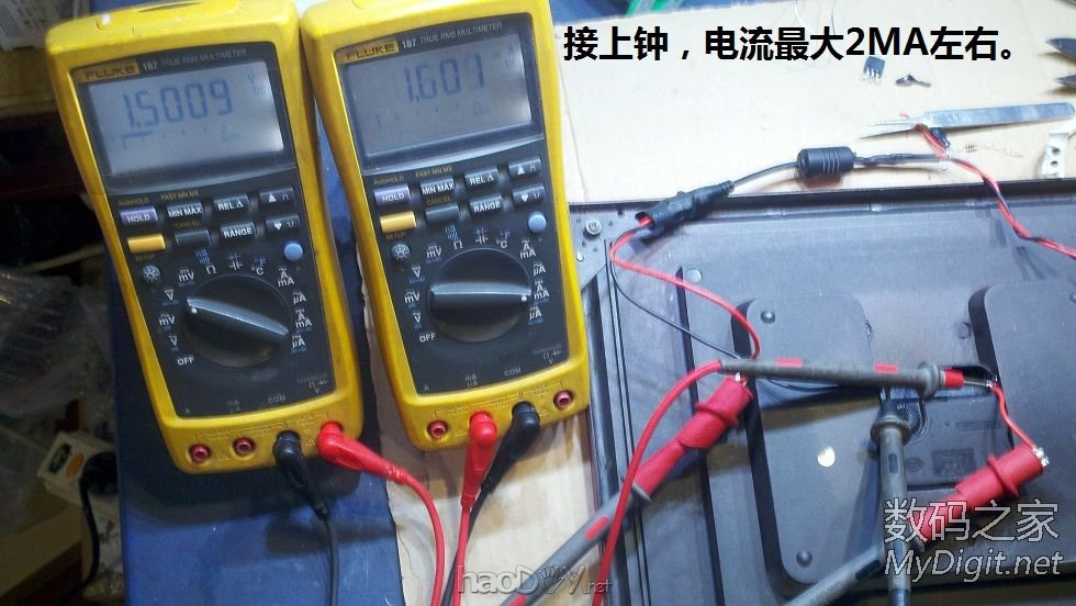 挂钟改用手机充电器1.5V供电,从此再也不用换电池了。 挂钟改用手机充电器1.5V供电,从此再也不用换电池了。