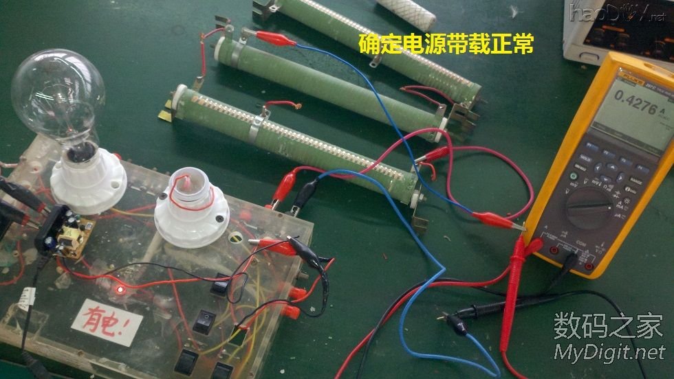 挂钟改用手机充电器1.5V供电,从此再也不用换电池了。 挂钟改用手机充电器1.5V供电,从此再也不用换电池了。