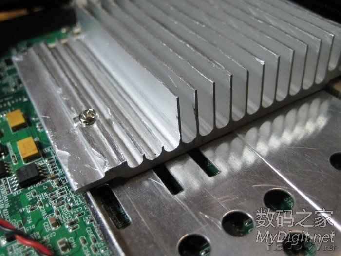 手工打造全金属迷你下载机,手掌大小,实现iPad遥控开机和远程控