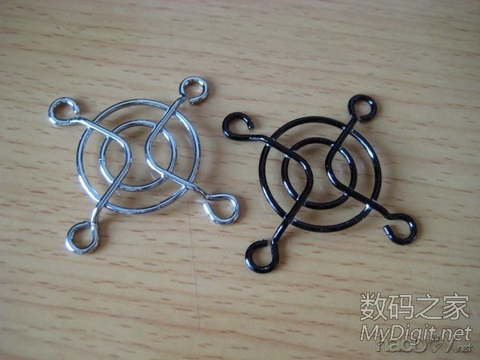 手工打造全金属迷你下载机,手掌大小,实现iPad遥控开机和远程控