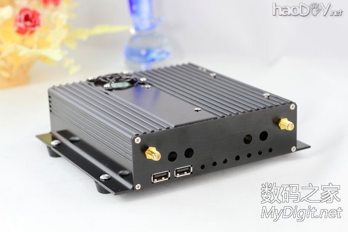 手工打造全金属迷你下载机,手掌大小,实现iPad遥控开机和远程控