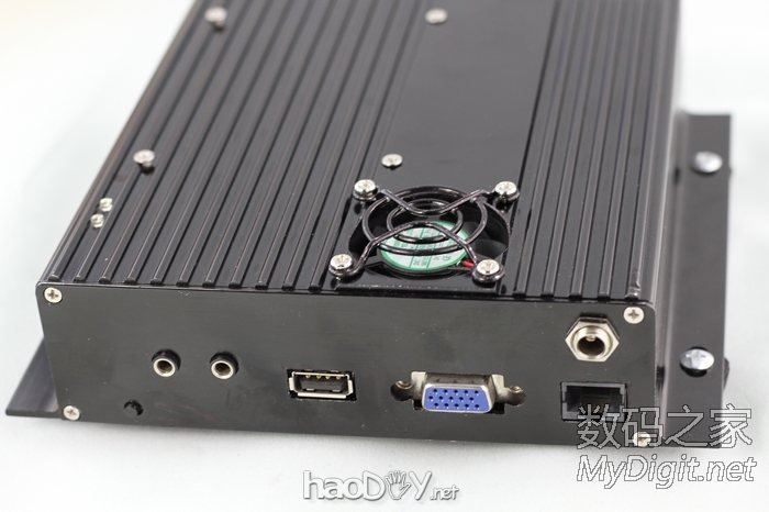 手工打造全金属迷你下载机,手掌大小,实现iPad遥控开机和远程控