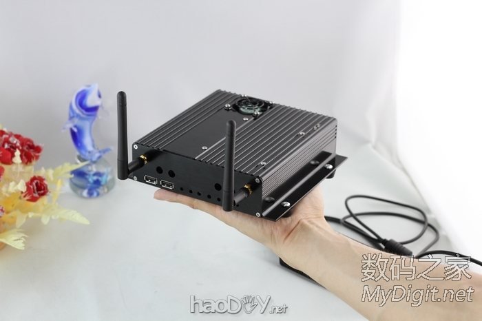 手工打造全金属迷你下载机,手掌大小,实现iPad遥控开机和远程控制(96图) 手工打造全金属迷你下载机,手掌大小,实现iPad遥控开机和远程控