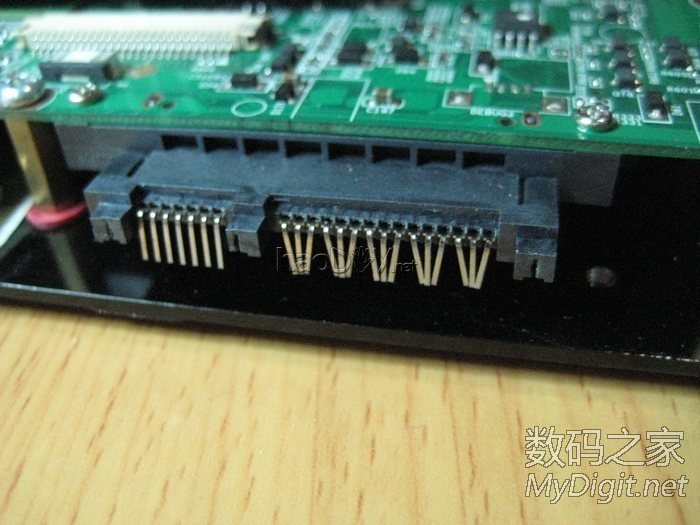 手工打造全金属迷你下载机,手掌大小,实现iPad遥控开机和远程控