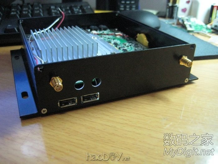 手工打造全金属迷你下载机,手掌大小,实现iPad遥控开机和远程控