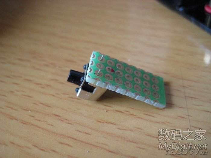 手工打造全金属迷你下载机,手掌大小,实现iPad遥控开机和远程控