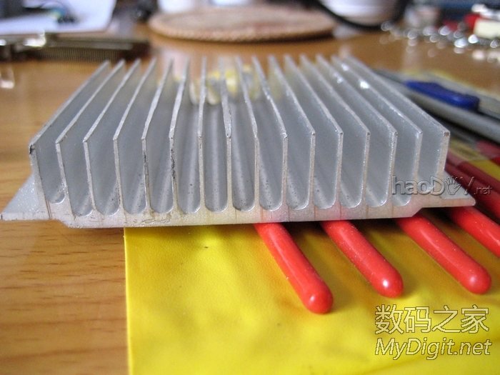 手工打造全金属迷你下载机,手掌大小,实现iPad遥控开机和远程控