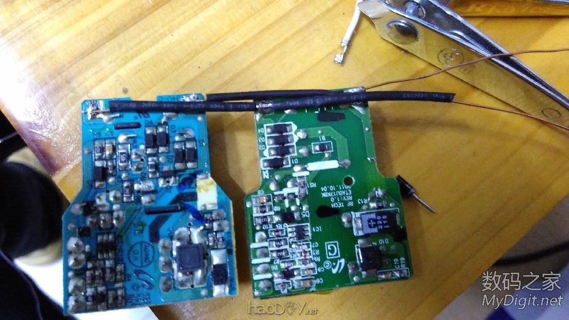 用心做一个4S平衡充,也就是独立充,4个5V1A电源加4个4056充电板