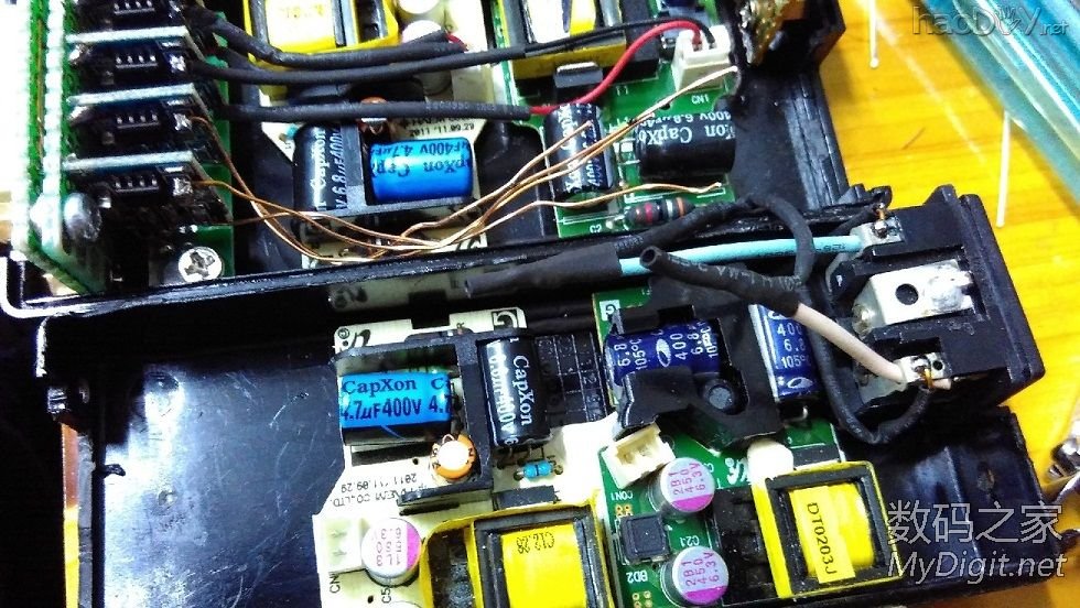 用心做一个4S平衡充,也就是独立充,4个5V1A电源加4个4056充电板