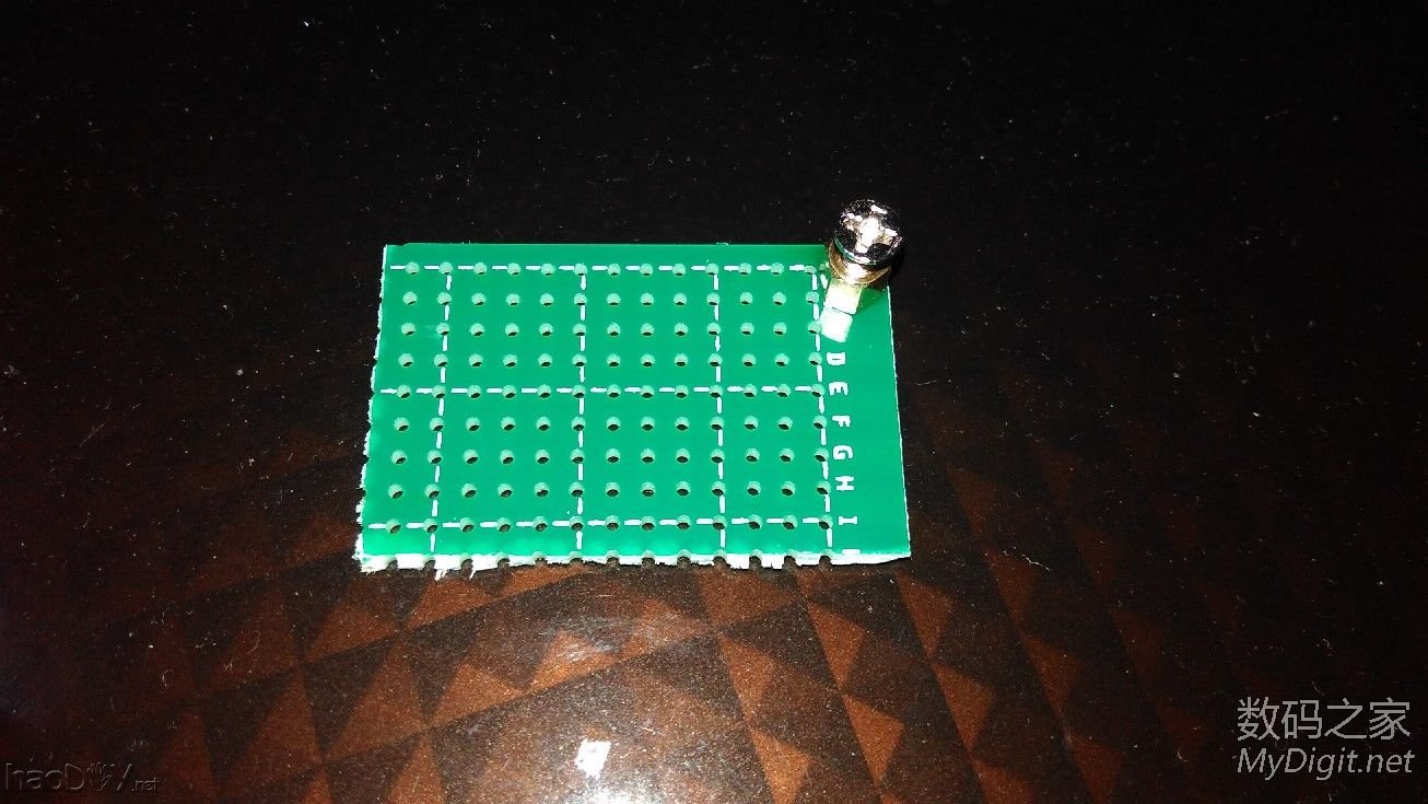 用心做一个4S平衡充,也就是独立充,4个5V1A电源加4个4056充电板 用心做一个4S平衡充,也就是独立充,4个5V1A电源加4个4056充电板