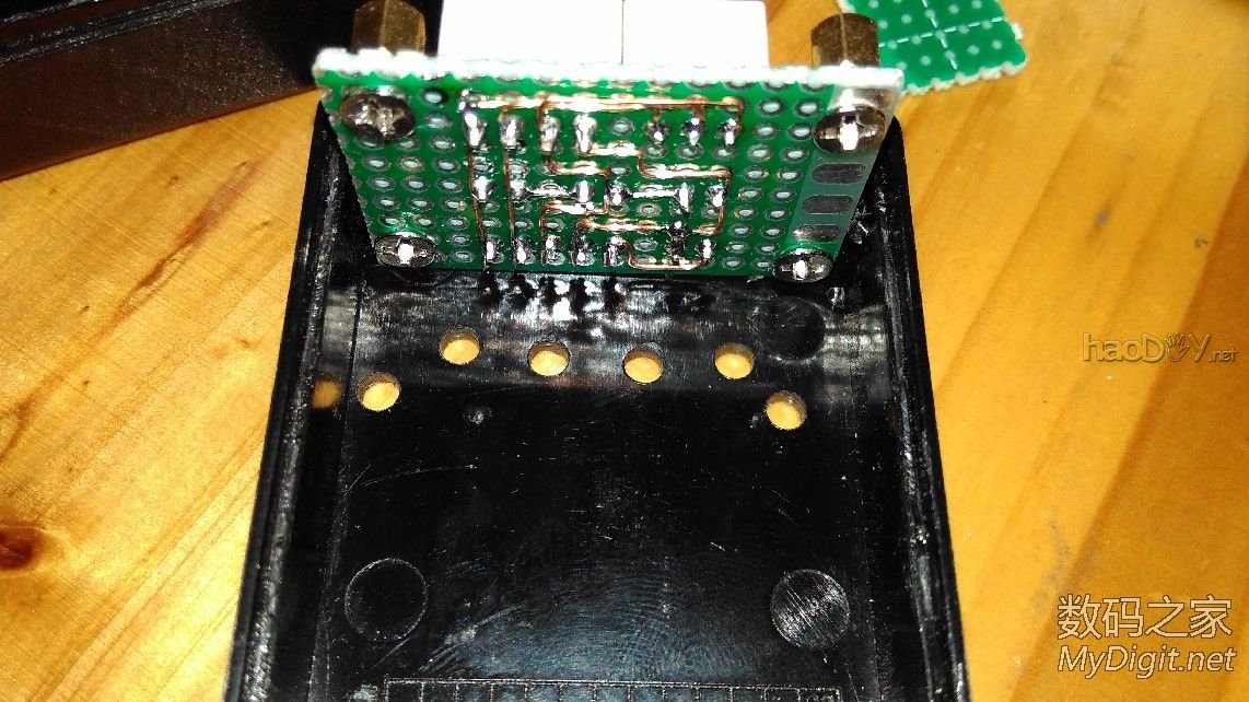 用心做一个4S平衡充,也就是独立充,4个5V1A电源加4个4056充电板 用心做一个4S平衡充,也就是独立充,4个5V1A电源加4个4056充电板