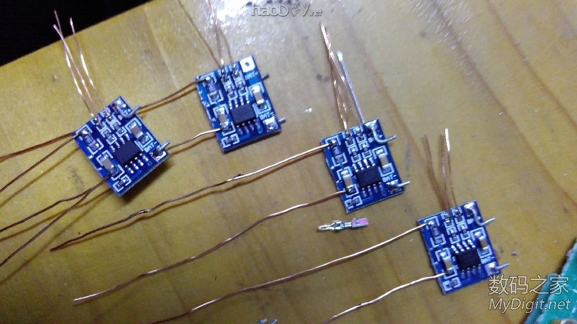 用心做一个4S平衡充,也就是独立充,4个5V1A电源加4个4056充电板