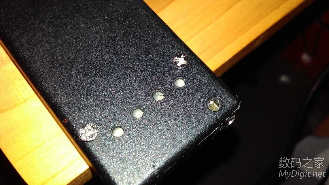 用心做一个4S平衡充,也就是独立充,4个5V1A电源加4个4056充电板 用心做一个4S平衡充,也就是独立充,4个5V1A电源加4个4056充电板