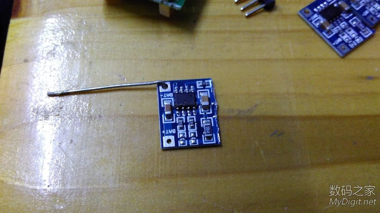 用心做一个4S平衡充,也就是独立充,4个5V1A电源加4个4056充电板