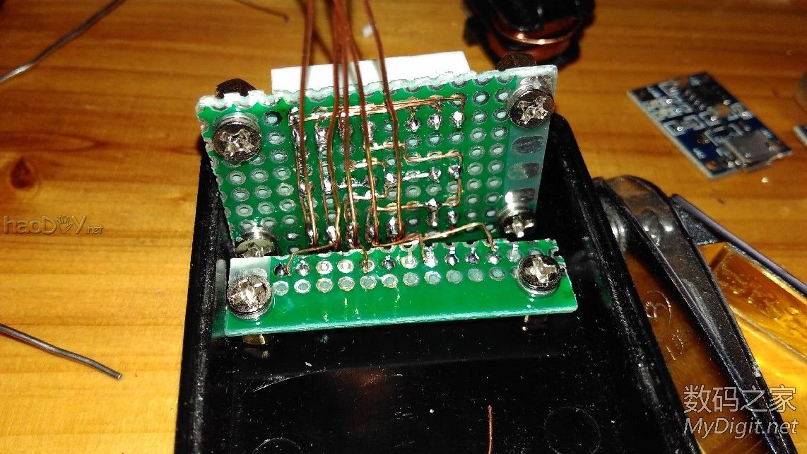 用心做一个4S平衡充,也就是独立充,4个5V1A电源加4个4056充电板 用心做一个4S平衡充,也就是独立充,4个5V1A电源加4个4056充电板