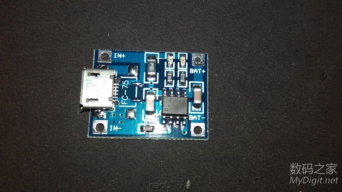 用心做一个4S平衡充,也就是独立充,4个5V1A电源加4个4056充电板 用心做一个4S平衡充,也就是独立充,4个5V1A电源加4个4056充电板