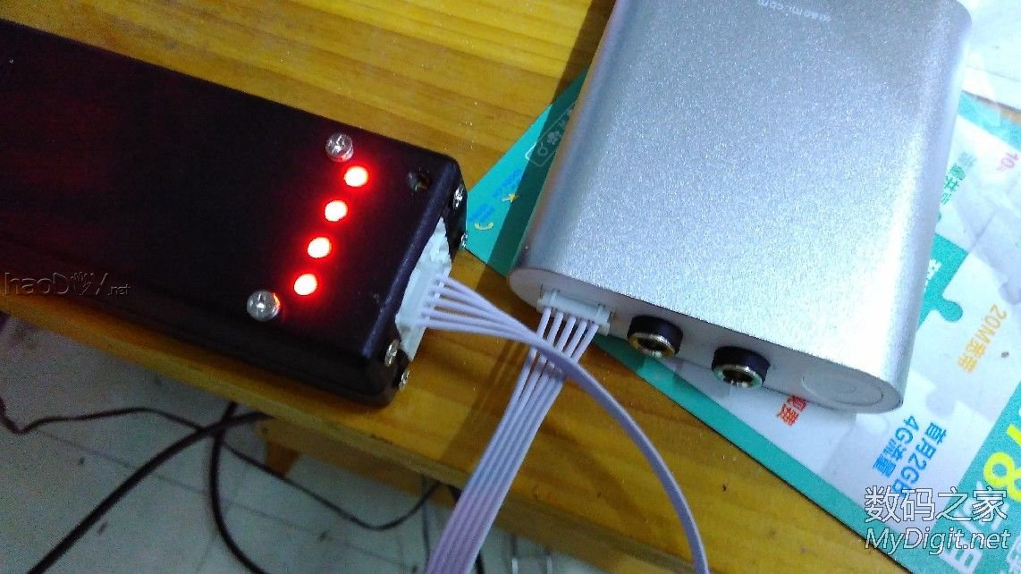 用心做一个4S平衡充,也就是独立充,4个5V1A电源加4个4056充电板