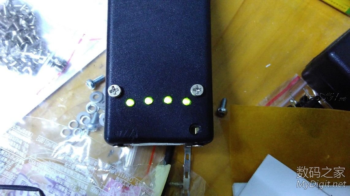 用心做一个4S平衡充,也就是独立充,4个5V1A电源加4个4056充电板