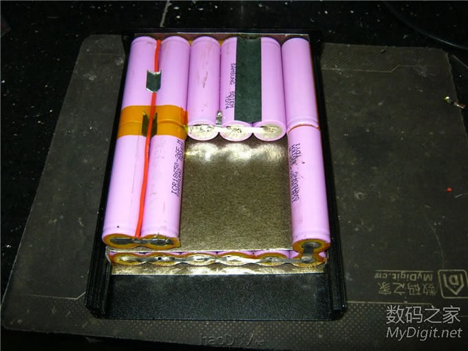 XX牌  54600mah 多输出 移不动电源完工! XX牌  54600mah 多输出 移不动电源完工!