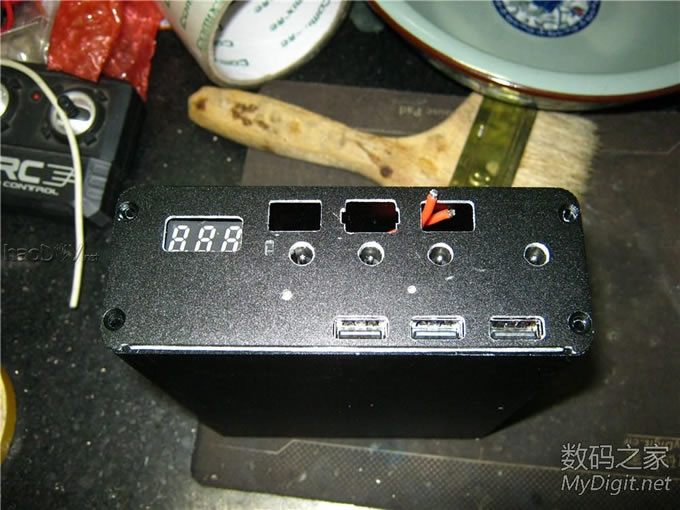 XX牌  54600mah 多输出 移不动电源完工!