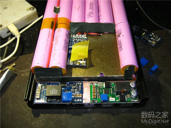 XX牌  54600mah 多输出 移不动电源完工!