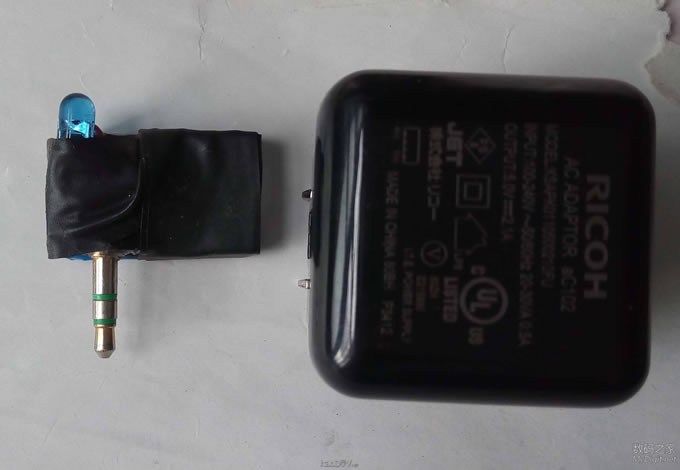 我做的锂电版手机红外遥控器,超简单,一装就成功,而且效果好 我做的锂电版手机红外遥控器,超简单,一装就成功,而且效果好