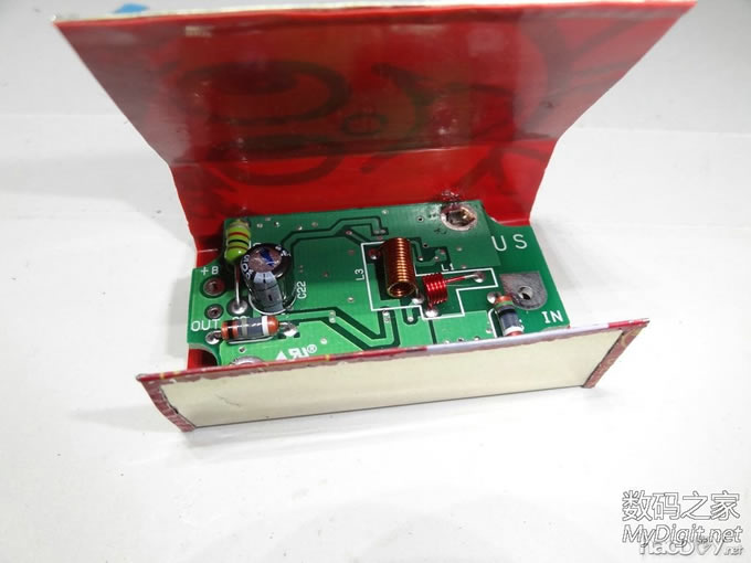 『MM DIY』给车子加个FM信号放大器。 『MM DIY』给车子加个FM信号放大器。