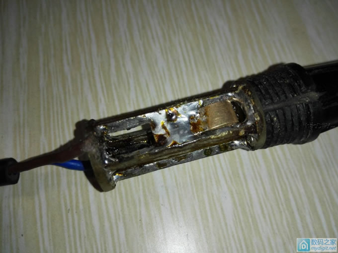 请输入描述 十五的月亮十六圆,我的电烙铁手柄终于也圆满了!废电路板再利用