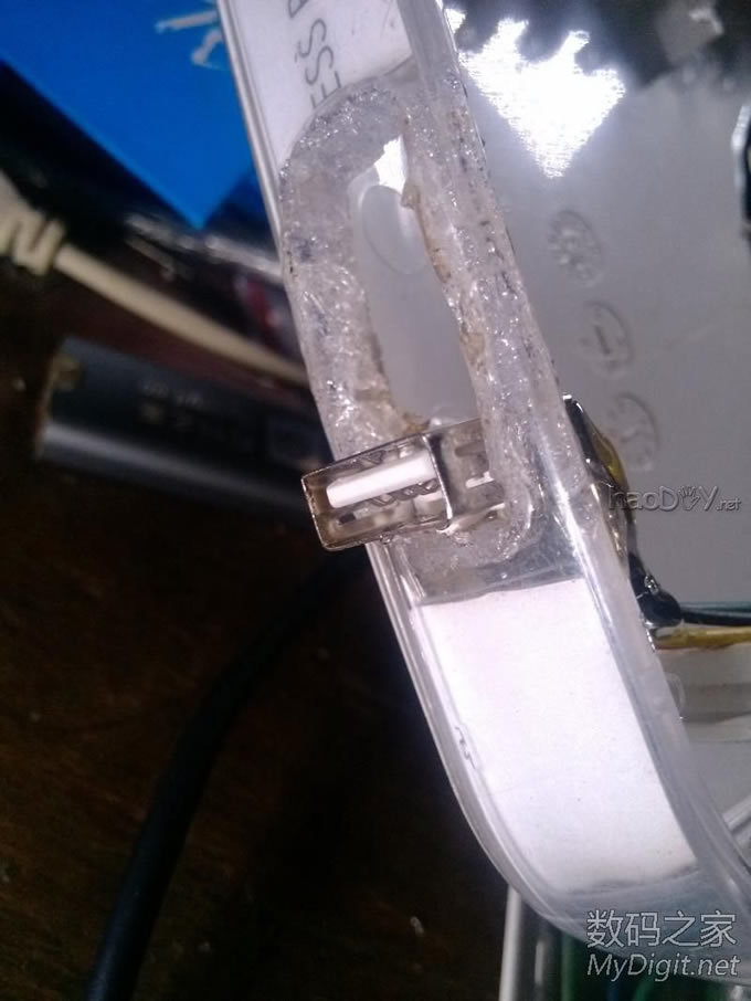 给WGR-614V9路由器加装USB接口 给WGR-614V9路由器加装USB接口