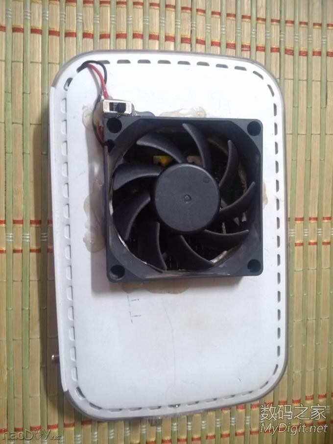 给WGR-614V9路由器加装USB接口 给WGR-614V9路由器加装USB接口