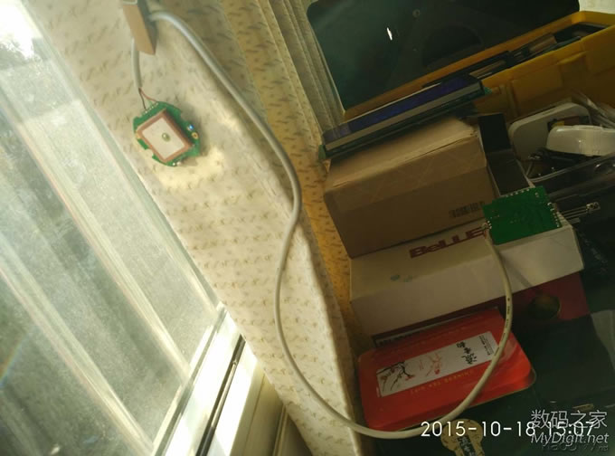 交作业,收到快一个月的玩具,周末玩起来GPS时钟万年历