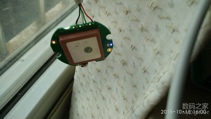 交作业,收到快一个月的玩具,周末玩起来GPS时钟万年历