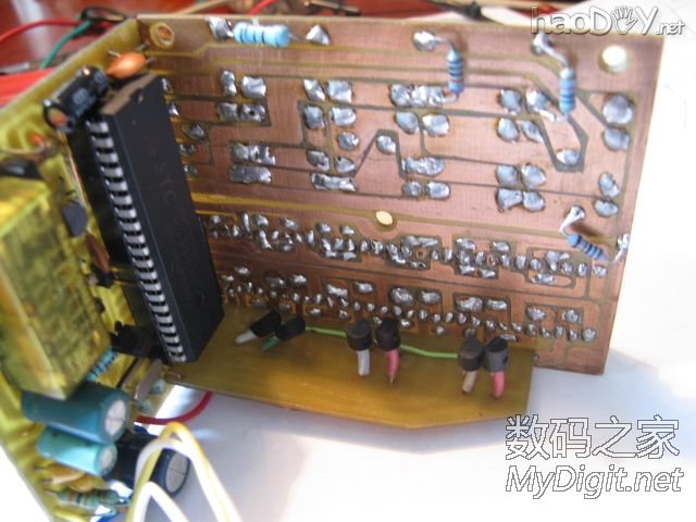 DIY数码管收音机,看全手工刀刻电路板过程 DIY数码管收音机,看全手工刀刻电路板过程