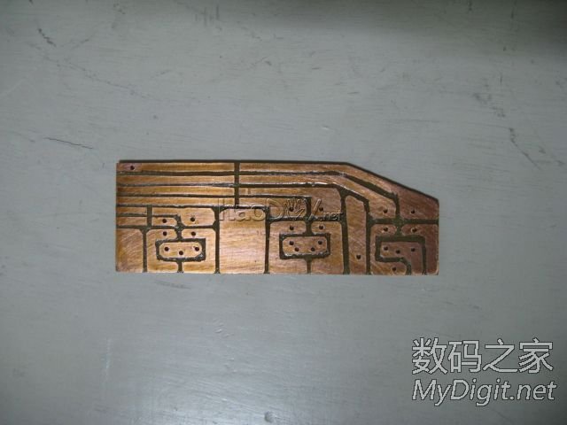 DIY数码管收音机,看全手工刀刻电路板过程 DIY数码管收音机,看全手工刀刻电路板过程