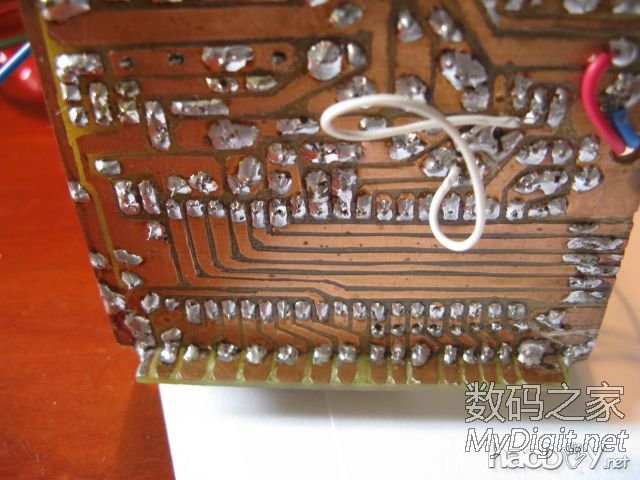 DIY数码管收音机,看全手工刀刻电路板过程