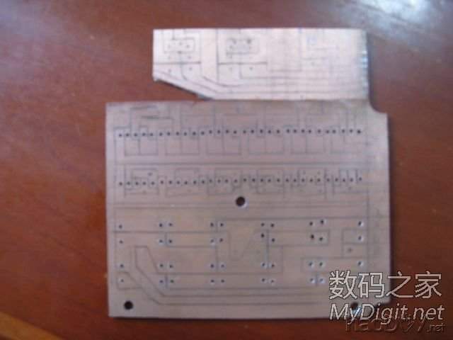 DIY数码管收音机,看全手工刀刻电路板过程 DIY数码管收音机,看全手工刀刻电路板过程