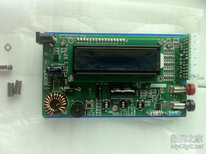 刚到手的平衡充B6充电器 刚到手的平衡充B6充电器