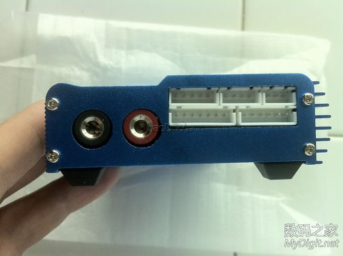 刚到手的平衡充B6充电器 刚到手的平衡充B6充电器