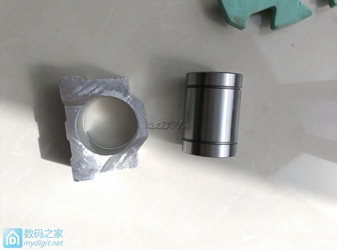 这两天没闲着,受苦受累又做了个铁家伙了却心愿 这两天没闲着,受苦受累又做了个铁家伙了却心愿做了个小台锯