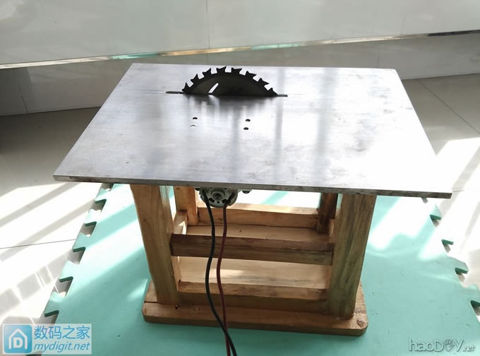 这两天没闲着,受苦受累又做了个铁家伙了却心愿 这两天没闲着,受苦受累又做了个铁家伙了却心愿做了个小台锯